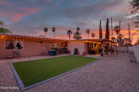 Exterior - 9631 E Myra Dr, Tucson, AZ 85730 photo 6 of 9