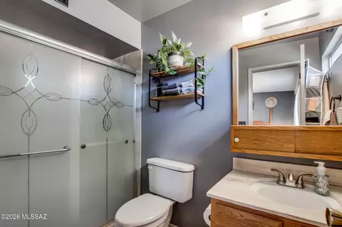 Bath - 9631 E Myra Dr, Tucson, AZ 85730 photo 2 of 2