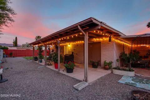 Exterior - 9631 E Myra Dr, Tucson, AZ 85730 photo 8 of 9