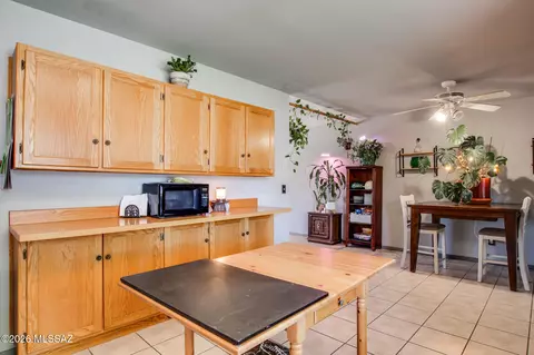 Kitchen - 9631 E Myra Dr, Tucson, AZ 85730 photo 7 of 7