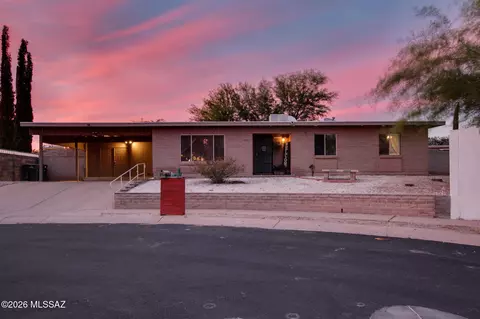 9631 E Myra Dr, Tucson, AZ 85730