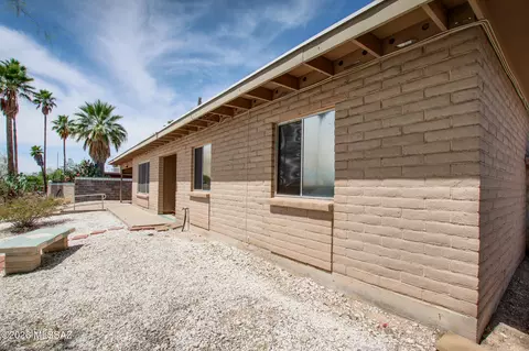 Exterior - 9631 E Myra Dr, Tucson, AZ 85730 photo 3 of 9