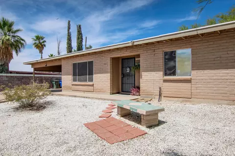 Exterior - 9631 E Myra Dr, Tucson, AZ 85730 photo 2 of 9