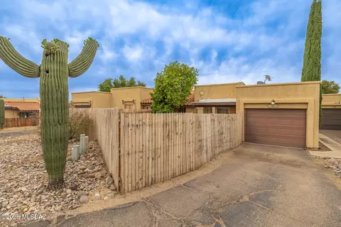 7971 N Jacqueline Pl, Tucson, AZ 85741