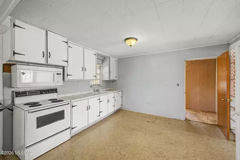 Kitchen - 5409 E Glenn St, Tucson, AZ 85712 photo 2 of 2