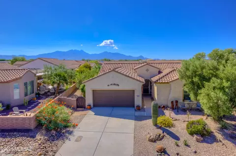 2210 Eager Dr, Green Valley, AZ 85614