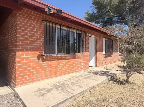 6815 E Mary Dr, Tucson, AZ 85730