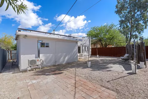Exterior - 1024 E 7th St, Tucson, AZ 85719 photo 7 of 9
