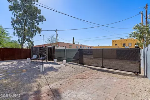 Exterior - 1024 E 7th St, Tucson, AZ 85719 photo 4 of 9