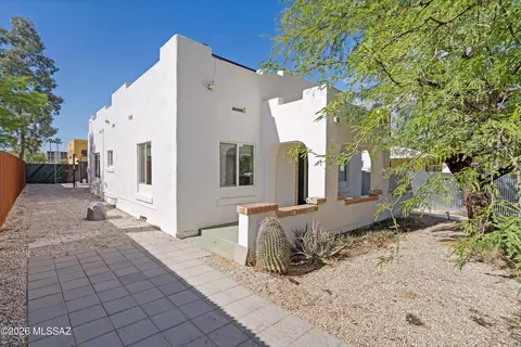 Exterior - 1024 E 7th St, Tucson, AZ 85719 photo 2 of 9