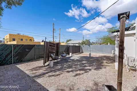 Exterior - 1024 E 7th St, Tucson, AZ 85719 photo 5 of 9