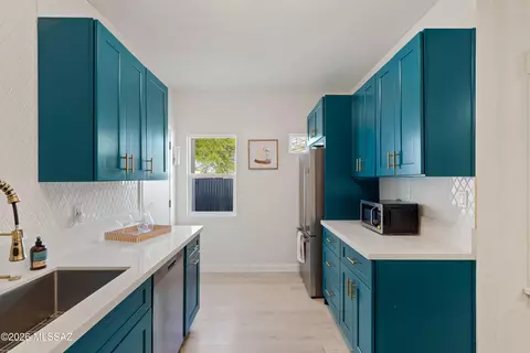 Kitchen - 1024 E 7th St, Tucson, AZ 85719 photo 3 of 5