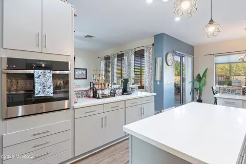 Kitchen - 10528 S Coyote Melon Loop, Vail, AZ 85641 photo 4 of 6
