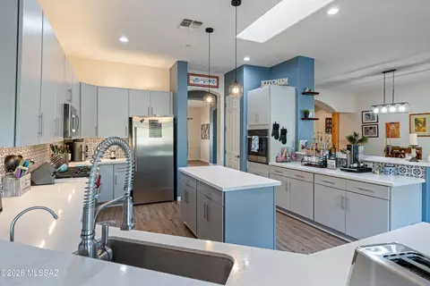 Kitchen - 10528 S Coyote Melon Loop, Vail, AZ 85641 photo 2 of 6