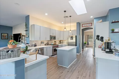 Kitchen - 10528 S Coyote Melon Loop, Vail, AZ 85641 photo 1 of 6