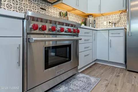 Kitchen - 10528 S Coyote Melon Loop, Vail, AZ 85641 photo 5 of 6