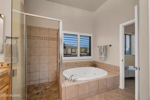 Bath - 650 E Agave Dr, Tucson, AZ 85704 photo 1 of 4