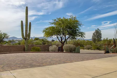 Exterior - 650 E Agave Dr, Tucson, AZ 85704 photo 7 of 8
