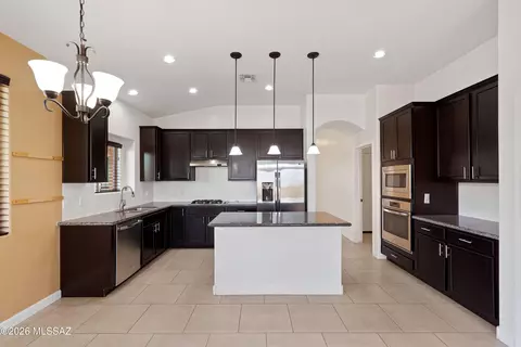 9919 N Crook Ln, Tucson, AZ 85742