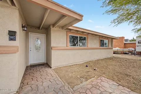 1310 W Mcmillan Pl, Tucson, AZ 85705