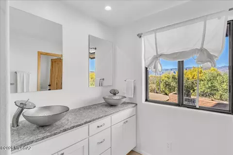 Bath - 11625 E Timrod St, Tucson, AZ 85748 photo 4 of 5