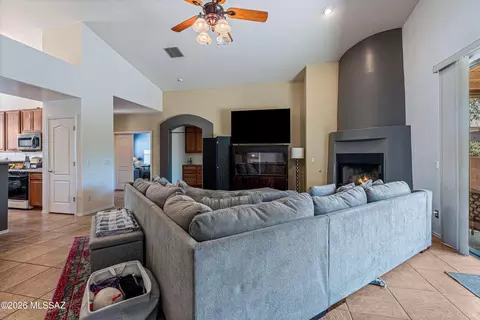 Living - 10520 E Bishop Ln, Vail, AZ 85641 photo 4 of 6