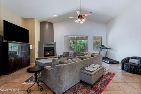 Living - 10520 E Bishop Ln, Vail, AZ 85641 photo 3 of 6