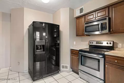 Kitchen - 313 E Windsor St, Tucson, AZ 85705 photo 2 of 3