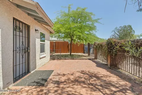 Exterior - 313 E Windsor St, Tucson, AZ 85705 photo 2 of 4