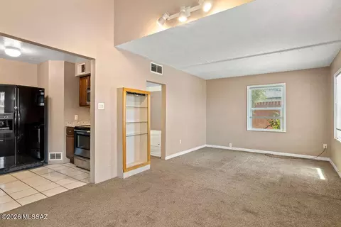Living - 313 E Windsor St, Tucson, AZ 85705 photo 1 of 2