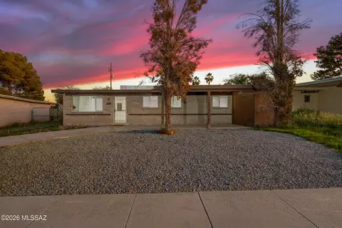 8032 E Victoria Dr, Tucson, AZ 85730
