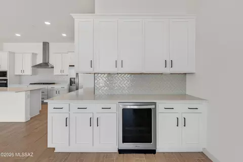 Kitchen - 15062 E Sands Ranch Rd, Vail, AZ 85641 photo 5 of 5