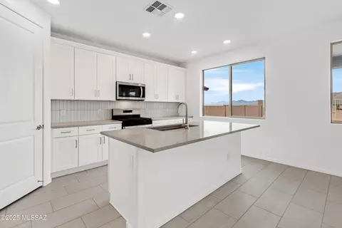 14019 E Squamata Way, Vail, AZ 85641 photo 7