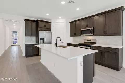 Kitchen - 13961 E Squamata Way, Vail, AZ 85641 photo 2 of 2