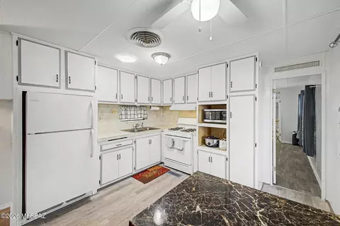 5000 E Grant Rd #46, Tucson, AZ 85712 photo 13
