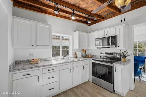 328 W 38th St, Tucson, AZ 85713