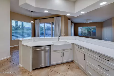 12953 N High Hawk Dr, Marana, AZ 85658