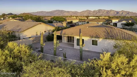 12953 N High Hawk Dr, Marana, AZ 85658