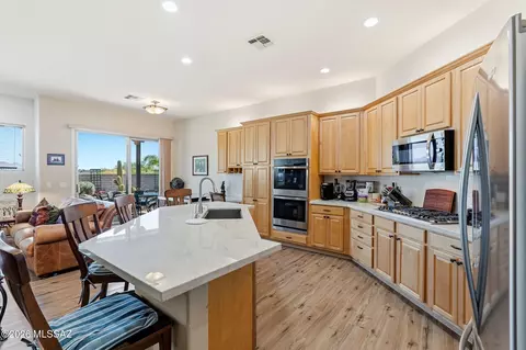 Kitchen - 13834 E Red Hawk Sky Trl, Vail, AZ 85641 photo 4 of 7
