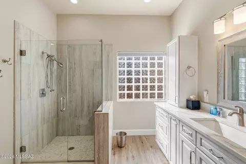 Bath - 13834 E Red Hawk Sky Trl, Vail, AZ 85641 photo 2 of 5