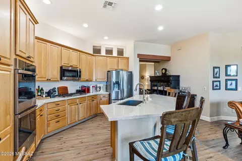 Kitchen - 13834 E Red Hawk Sky Trl, Vail, AZ 85641 photo 2 of 7