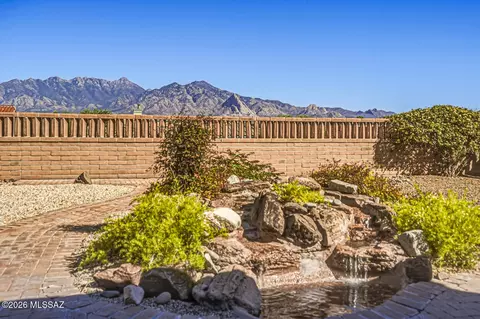 4901 S Meadow Ridge Dr, Green Valley, AZ 85622