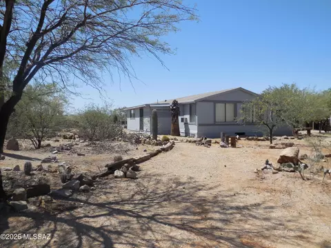 3950 S Deaver Rd, Tucson, AZ 85735