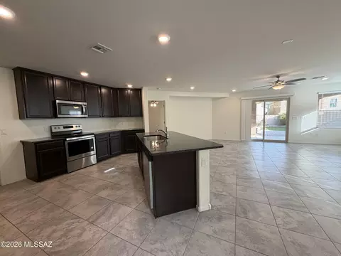 8536 W Amazilia Pl, Tucson, AZ 85757