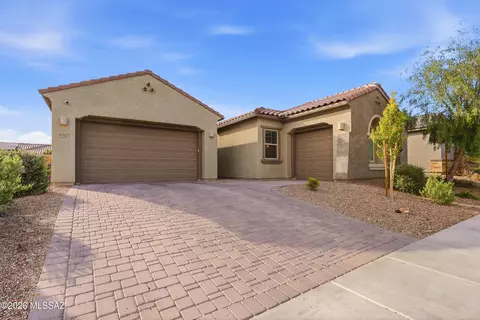 10937 N Ledge Stone Dr, Oro Valley, AZ 85742
