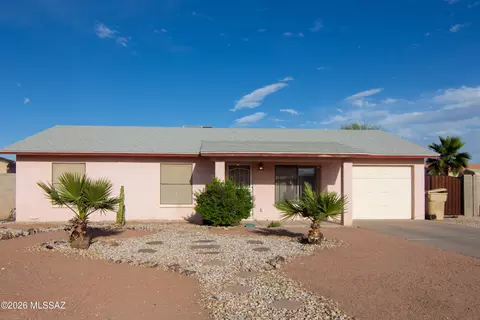 8890 W Rafael Dr, Arizona City, AZ 85123