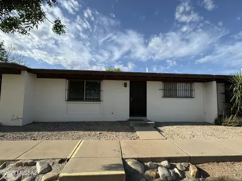 Exterior - 7477 E Desert Spring Dr, Tucson, AZ 85730 photo 7 of 9