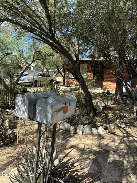 1501 N Benton Pl, Tucson, AZ 85712