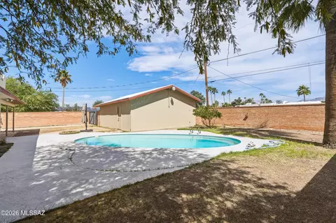 5203 E 18th St, Tucson, AZ 85711