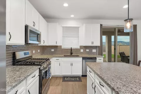 Kitchen - 12077 E Bohlman Dr, Vail, AZ 85641 photo 1 of 4